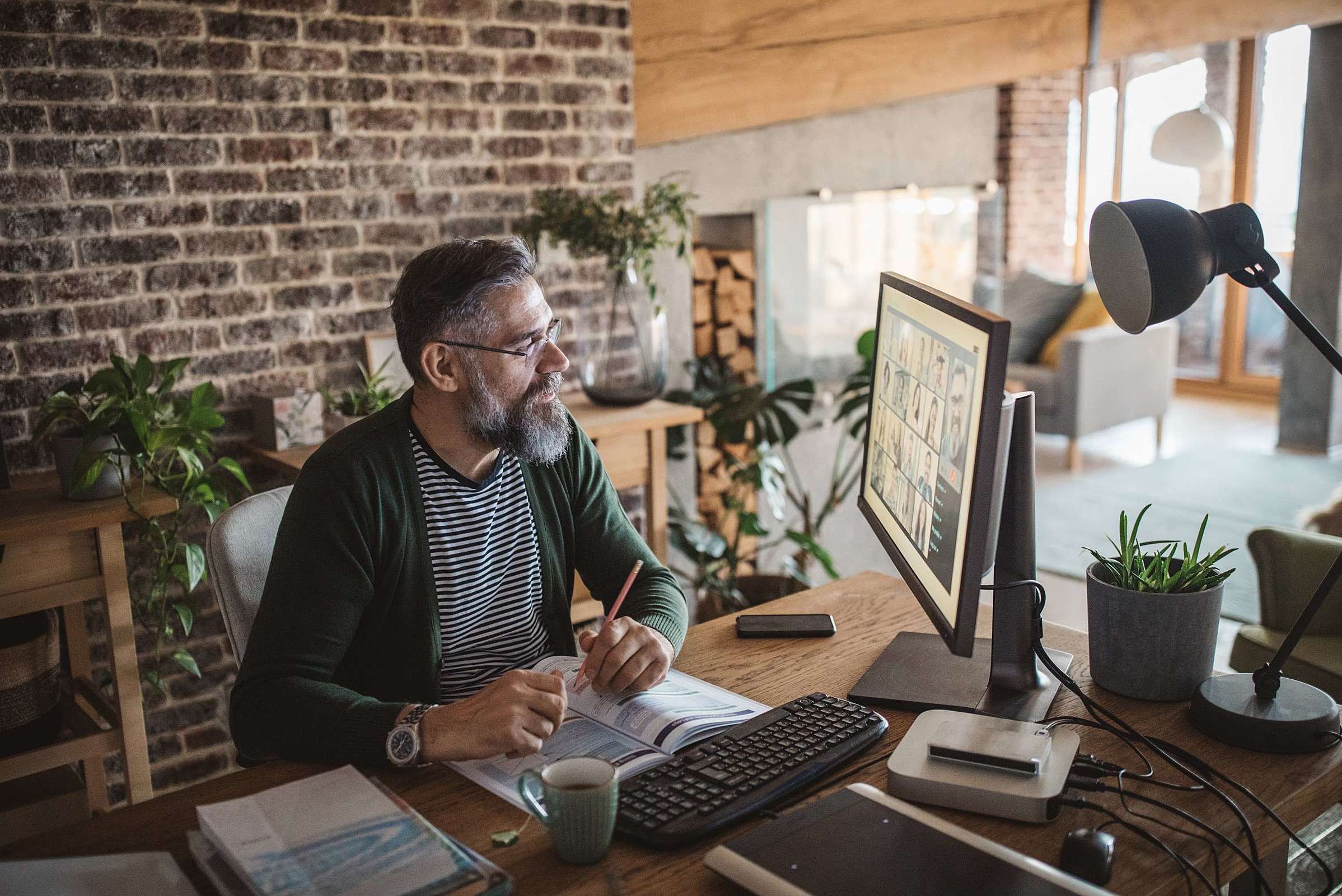 Melhores monitores para home office e estudo em 2026